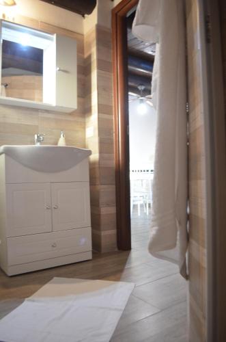 Vonios kambarys apgyvendinimo įstaigoje Il Cigno Reale - White - Rooms Leasing tuoristic Ragusa