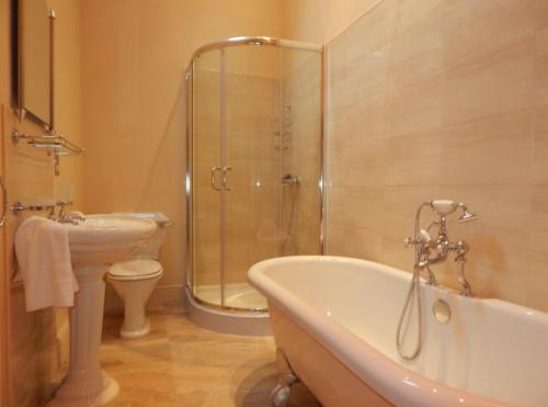 Bilik mandi di Westgate Manor
