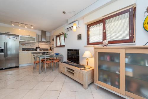 Apartments Babin - Holly