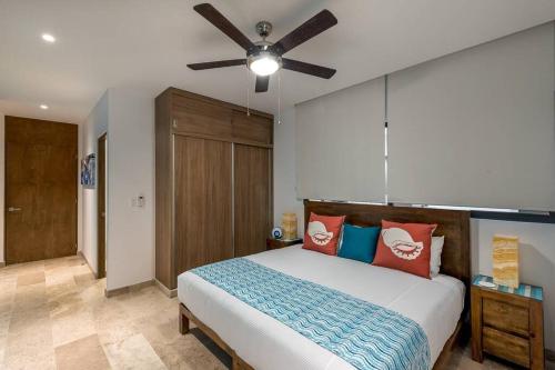 Cama o camas de una habitación en Brand new 2 Br condo with exquisite design and fast internet by Happy Address