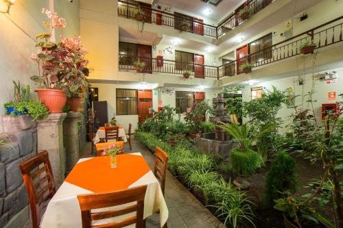 Restaurace v ubytování Antawasi Hotel