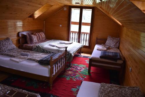 Легло или легла в стая в Gradine - Katun kamp