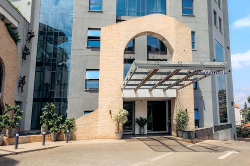 Bangunan di mana terletaknya hotel