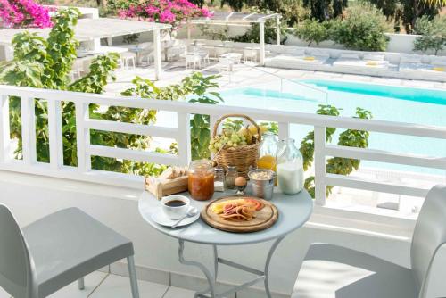 Jídlo v hotelu nebo okolí