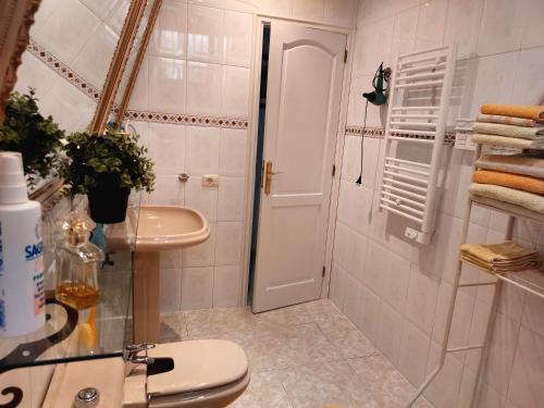 Kylpyhuone majoituspaikassa Casa MANUELA - Vivienda Vacacional