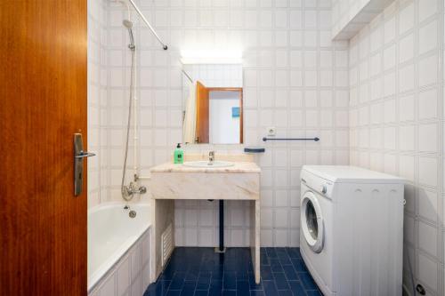 Ένα μπάνιο στο Lucky Beachside by Encantos do Algarve - 413