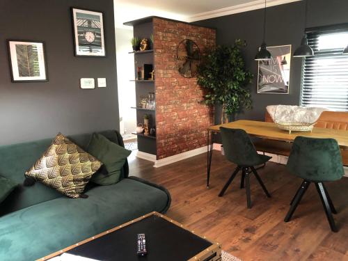 TIME IS NOW! Beautiful Apartment in York