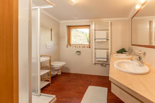 Koupelna v ubytování Hotel Starchlhof
