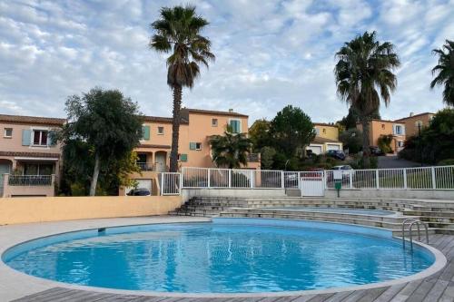 Galeriebild der Unterkunft Quiet apartment with terrace & pool - Cannes in Cannes