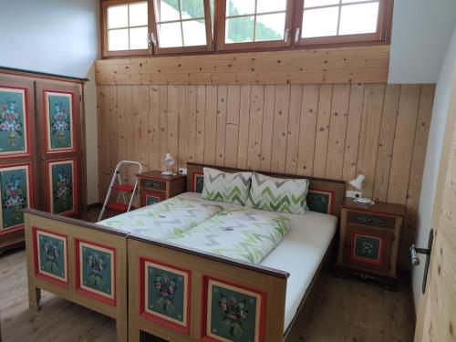 A bed or beds in a room at Goserhof