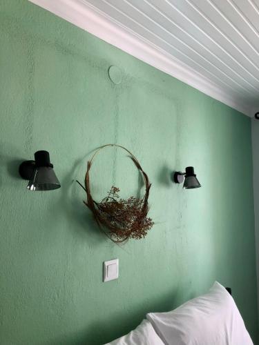 Postel nebo postele na pokoji v ubytování Akrogiali House