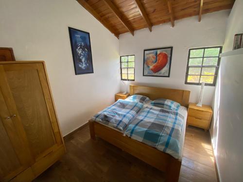 Postel nebo postele na pokoji v ubytování Gästezimmer in der Villa Zimmer