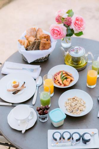 Jídlo v hotelu nebo okolí