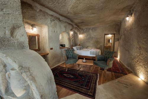 Χώρος καθιστικού στο Sarnich Cave Suites