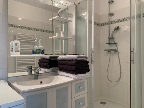 Ένα μπάνιο στο Cosy 2P hypercentre Deauville - Tout à pied !