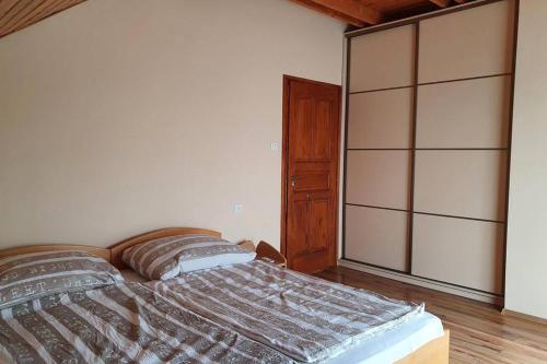 Katil atau katil-katil dalam bilik di Villa Tátika