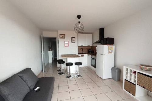 Appartement F2 proche des criques et thalasso
