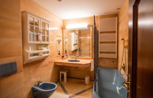Koupelna v ubytování Hotel Palais Porcia