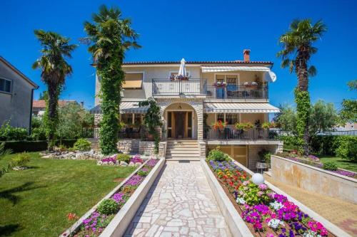 Garden view apartment in Poreč for 2 - 3 persons