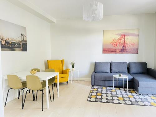 Posezení v ubytování aday - 2 bedroom apartment with Patio