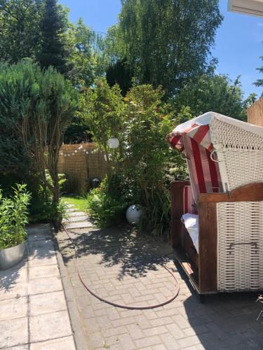Taman di luar Apartment TinyHouse mit Pool, Outdoor Whirlpool und Garten