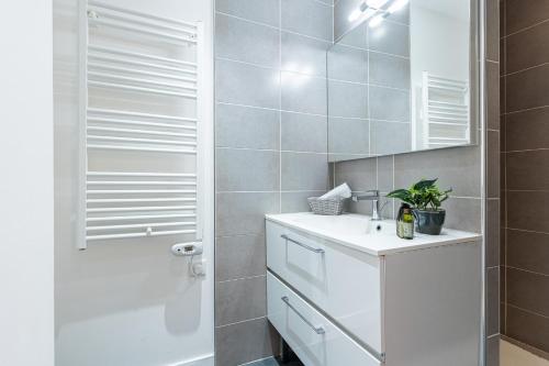 Bright 1 Bdr in the Old Town