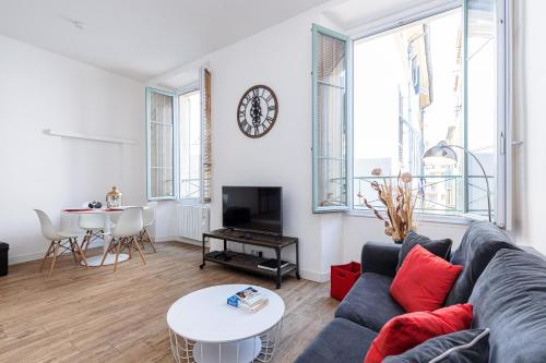 Bright 1 Bdr in the Old Town