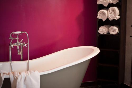 Ένα μπάνιο στο CASA GALO' - POOL & TENNIS-GELSO apartment