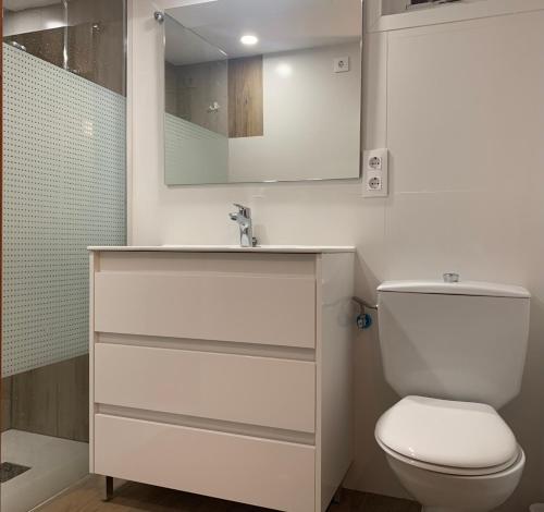 Koupelna v ubytování Apartamento en Torre Valentina, la mejor playa a dos minutos en San Antonio de Calonge