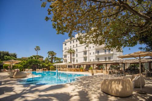 Swimmingpoolen hos eller tæt på Hotel Mediterraneo