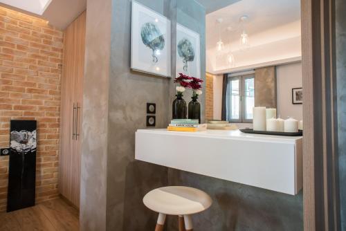 Athenian Living Suites