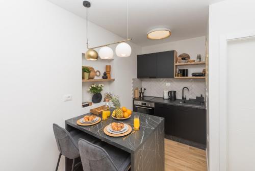 Studio apartment Bianco, near beach, free parking, Wi-Fi