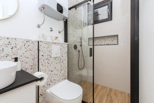 Studio apartment Bianco, near beach, free parking, Wi-Fi