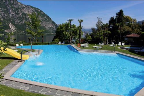 Bazén v ubytování Holiday on the Lake Lugano nebo v jeho okolí