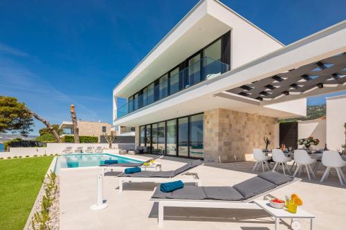 Beachfront Villa The View with Pool – Photos 5