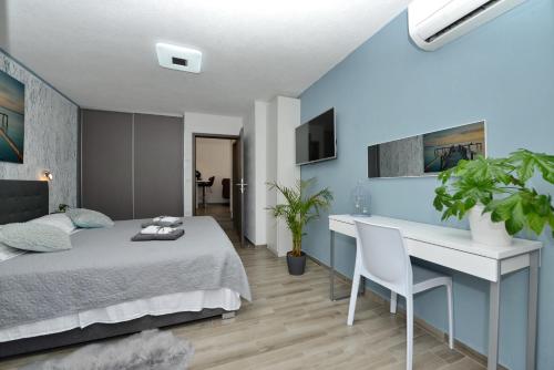 2 Bedroom Apartment Sleeps 5 - Privat Pool