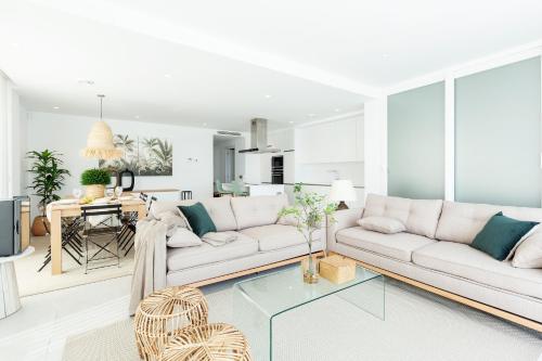 A seating area at Apartamentos Martalia Nerja