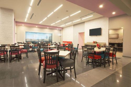 Ristorante o altro punto ristoro di CHN Hotel Monterrey Aeropuerto, Trademark by Wyndham