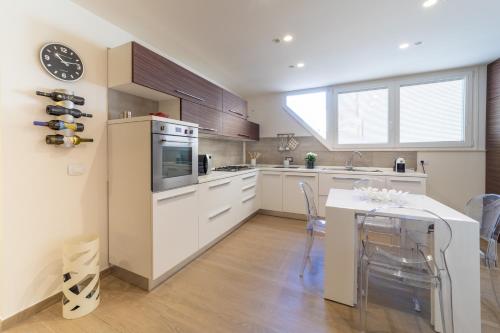 Golden Apartment – Photos 5