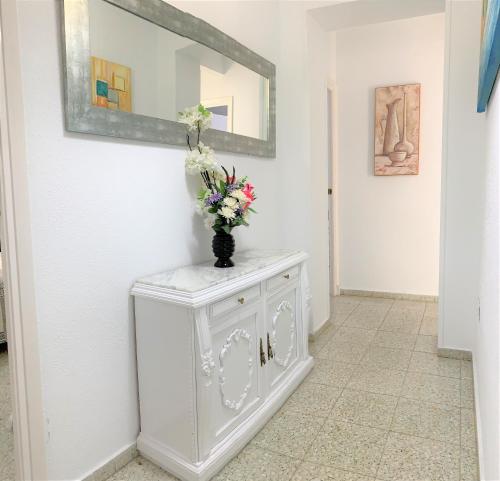Bright and Modern Apartment 3 bedroom with Balcony E3EV ...