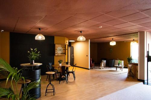 Ruang duduk di Greet Hôtel Castres Saix