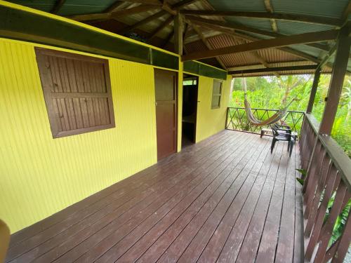 Ecolodge Mar y Rioにあるバルコニーまたはテラス