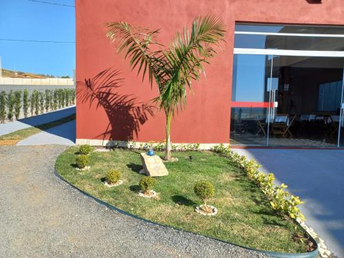 Taman di luar Pousada Morada dos Pássaros