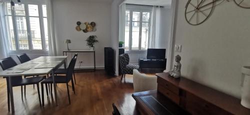 Χώρος καθιστικού στο Appartement Jean Jaurès refait à neuf