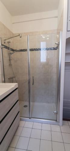Ένα μπάνιο στο Appartement Jean Jaurès refait à neuf