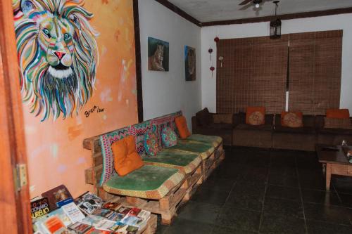Ruang duduk di Drifter Hostel
