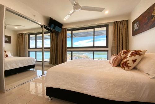 Gallery image of “PENZANCE” Great Location & Views at PenthousePads in Darwin