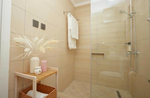 Vannas istaba naktsmītnē Luxury Penthouse Suite, Cantonments-Labone