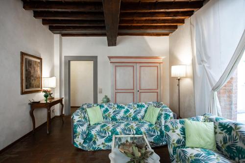 Torre dei Sapiti Apartment with private courtyard