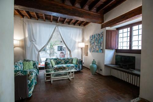 Torre dei Sapiti Apartment with private courtyard